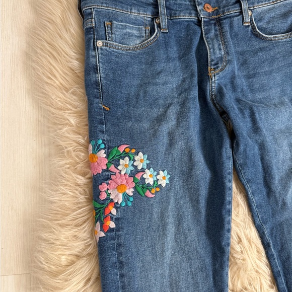 Pilcro and the Letterpress Boyfriend Jeans with Floral Embroidery - Picture 5 of 15